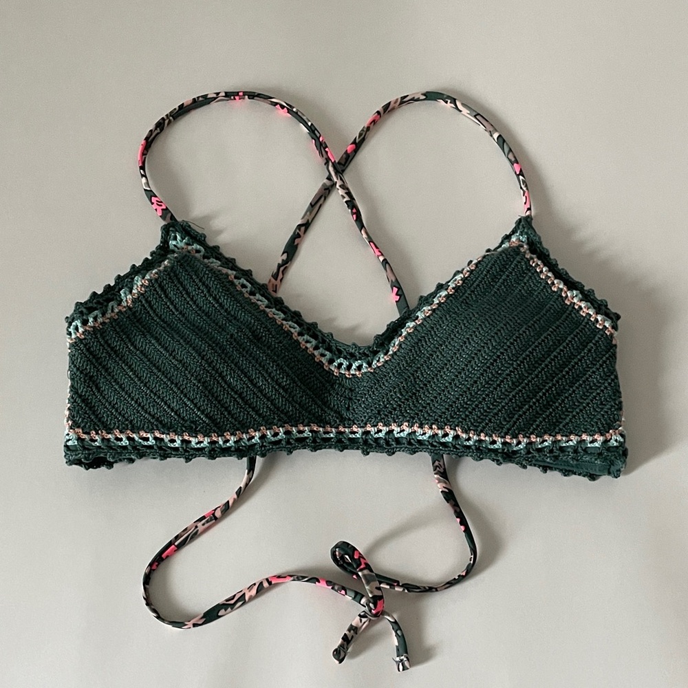 Xhilaration Crochet Bikini Top Lined Tie Back Beach Coastal Green